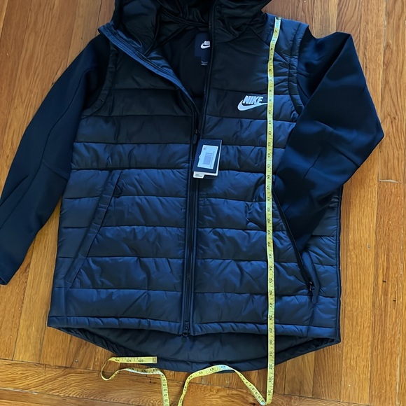 NIKE MENS XL. ZONED INSULATION JACKET BLACK with hood.  NWT - Picture 6 of 9